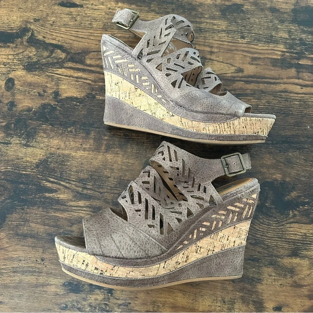 Not Rated Women's Patia Wedge Sandals Beige Tan Summer Casual 10